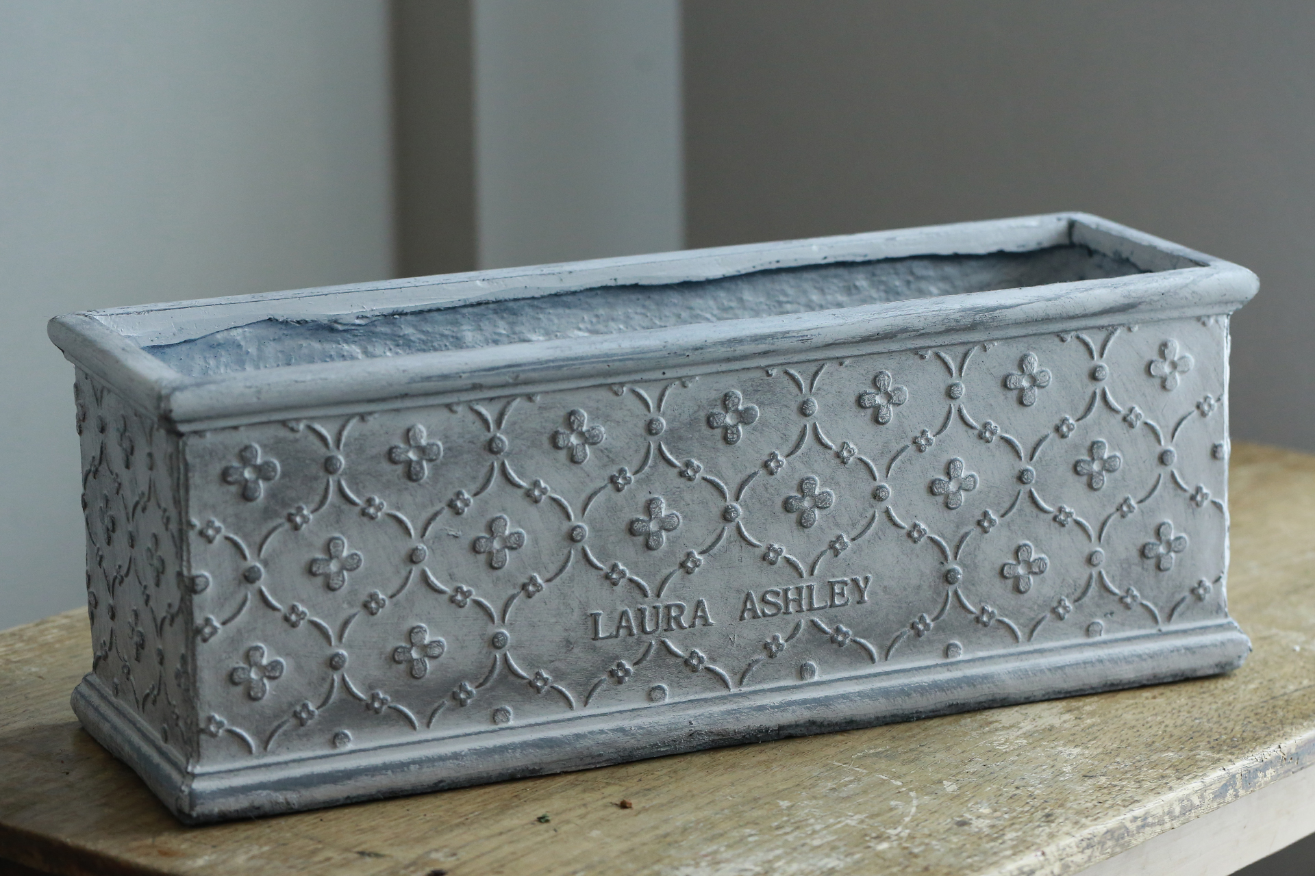 Laura Ashley キューブライトプランター ホワイト アトリエ華もみじ ブリコラージュフラワー